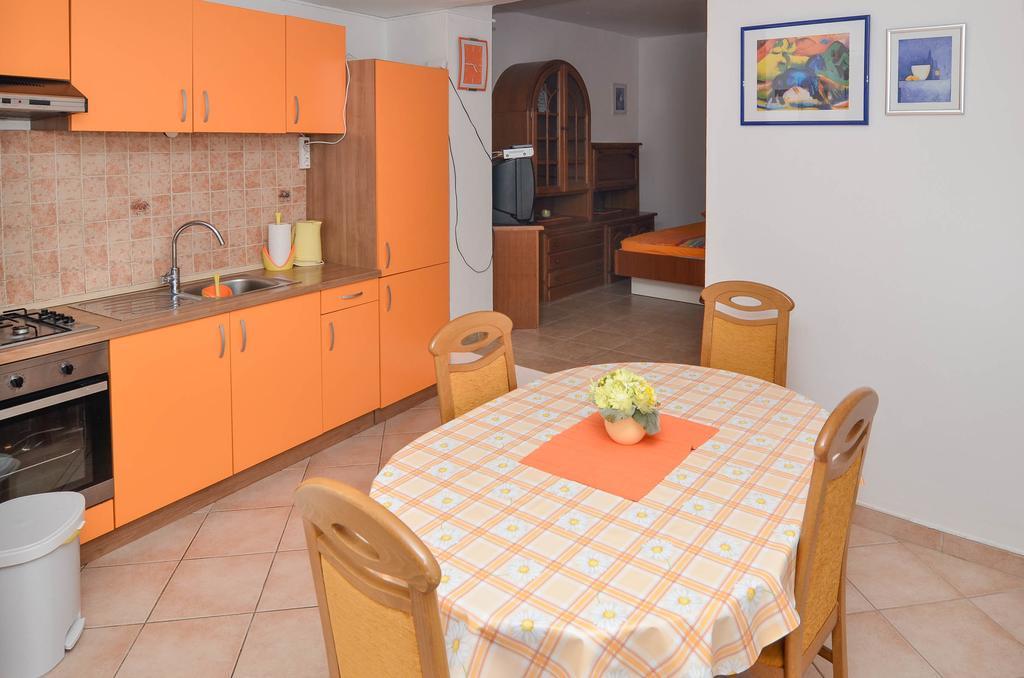 Apartments Karla أوروبيتش الغرفة الصورة