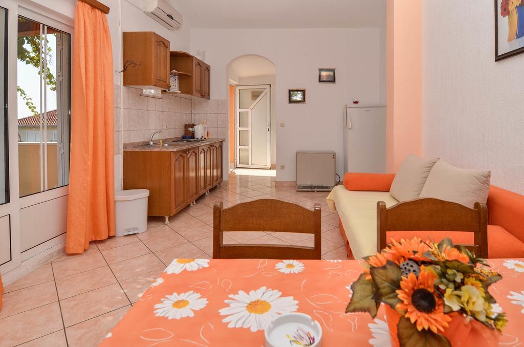 Apartments Karla أوروبيتش الغرفة الصورة