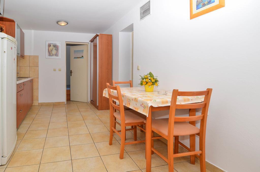 Apartments Karla أوروبيتش الغرفة الصورة